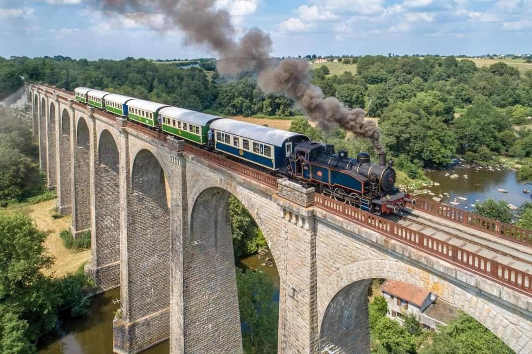 Gite Le Vallon A Chambretaud, 5 Min Du Puy Du Fou Bagian luar foto